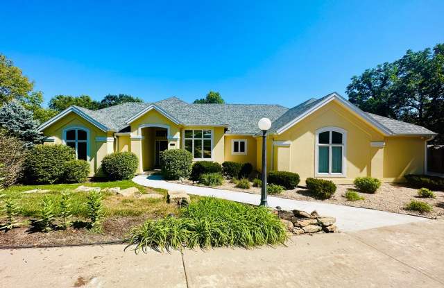 {6411} Enchanted Lake Estates + Updated Kitchen, Fresh Paint Throughout + Main Floor Primary Bedroom + Finished Basement + Treed 1.36 Acre Lot + DeSoto Schools photos photos