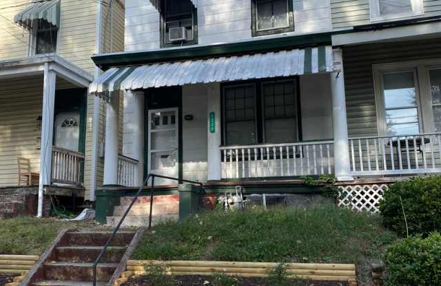 Large 3 bdrm/1 bath Home Within Walking Distance to VCU! photos photos