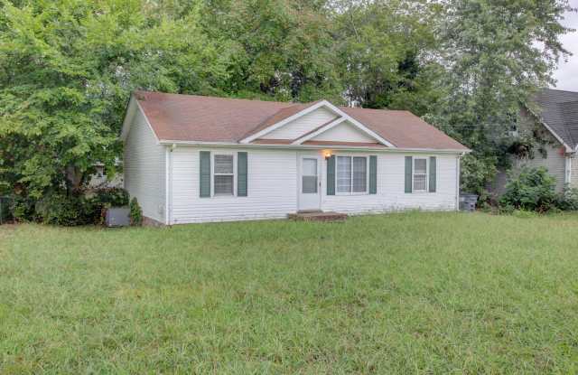Fresh Paint and Carpet. 3 bed 2 bath. Parklike Backyard - 564 Lorie Lane, Clarksville, TN 37042