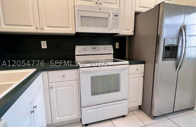 5707 NW 114th Ct Gallery 3