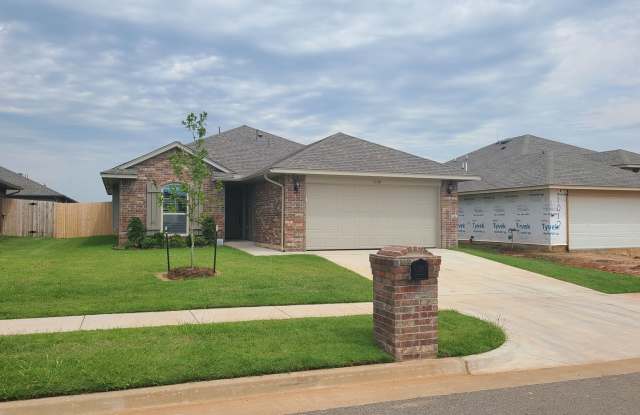 3 bed 2 bath in Yukon! Stunning finishes, vinyl wood, granite, stainless steel appliances! photos photos