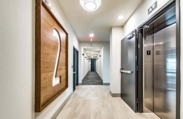 6139 E Riverside Dr Gallery 2