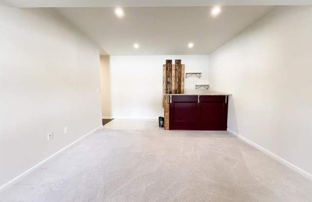 10132 Dorsey Lane - - Gallery 4