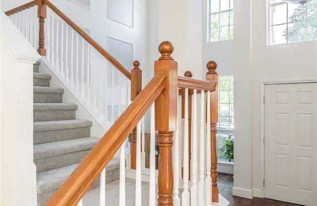 5831 Bentley Lane Gallery 3