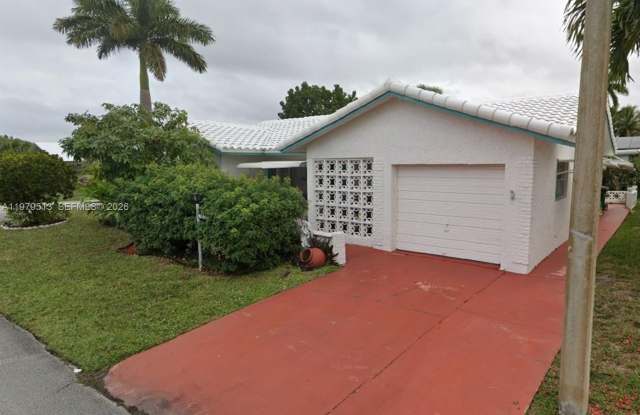 7516 NW 67th Ave photos photos