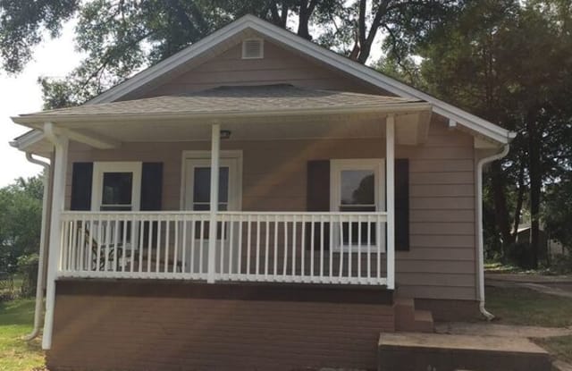 403 McCrary St - 403 Mccrary Street, Sans Souci, SC 29609