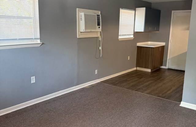 Affordable 2-Bedroom 1-Bath Duplex - Great Price  Location $ 1200 m/o WASHER  DRYER CONNECTION photos photos