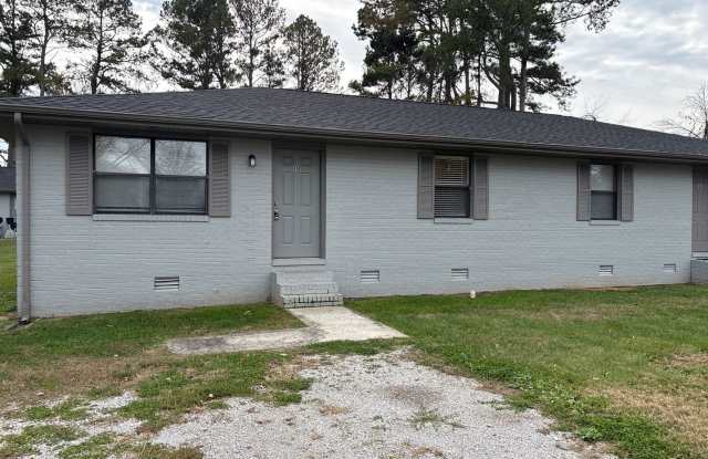 Freshly Renovated 2 Bedroom Duplex in Manchester! Gallery 1