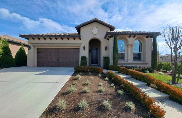 Beautiful 4 Bedroom Home In Clovis! photos photos
