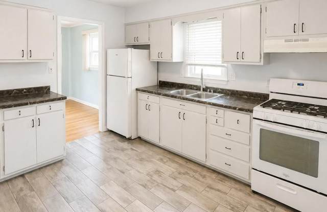 7114 E CEDAR Gallery 2