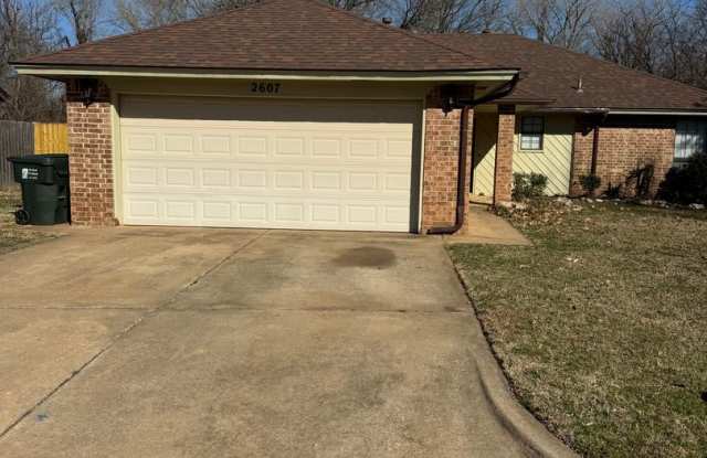 Beautiful Three Bedroom in North Norman with Storm Shelter!!!! photos photos Beautiful Three Bedroom in North Norman with Storm Shelter!!!! photos photos