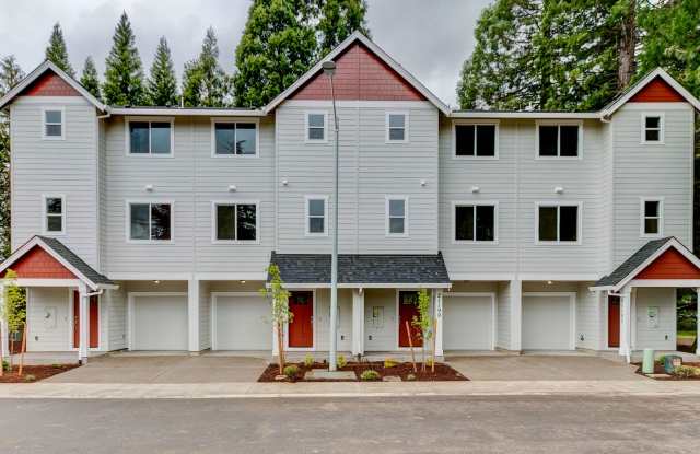 Beautiful Home! 3 Bedrooms with En suite Baths! End Unit! Gallery 3