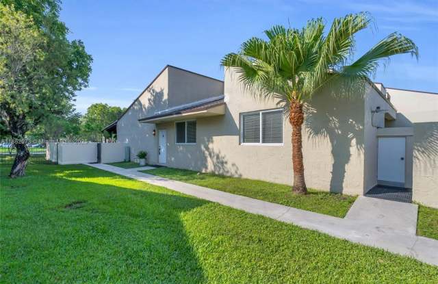 9131 Fontainebleau Blvd photos photos