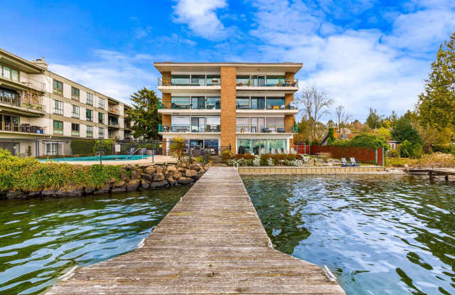Waterfront Serenity: 1 Bedroom 1 Bathroom Luxury Living with Dock Access - 6225 Lake Washington Boulevard Northeast, Kirkland, WA 98033