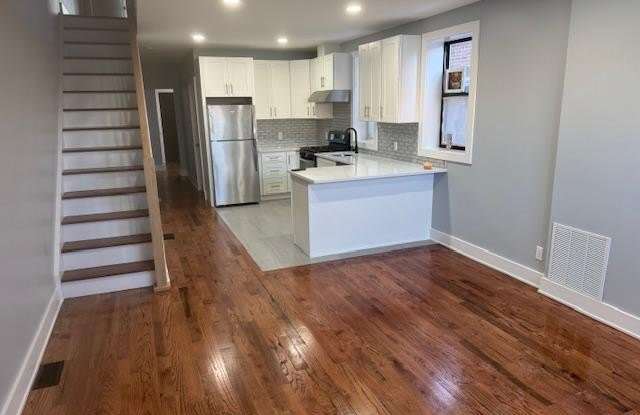 916 FULTON Street photos photos