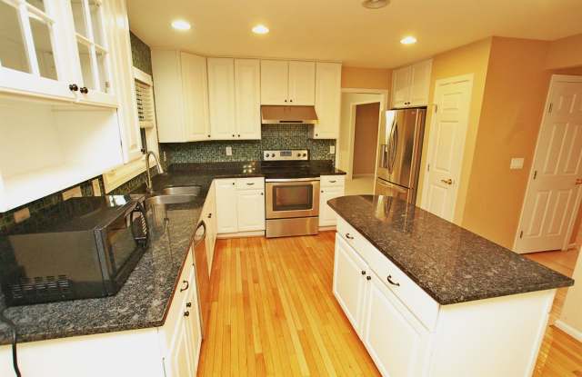 7883 Yellowwood Drive Gallery 4