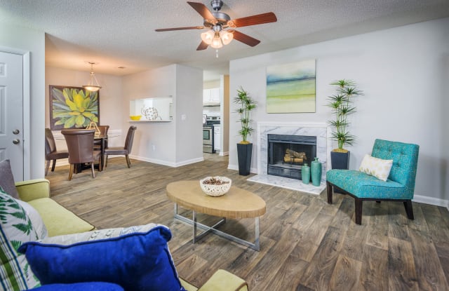 The Pointe at Irving Park photos photos