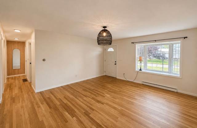 3 Bed 1 Bath Rental in Rome NY Gallery 4