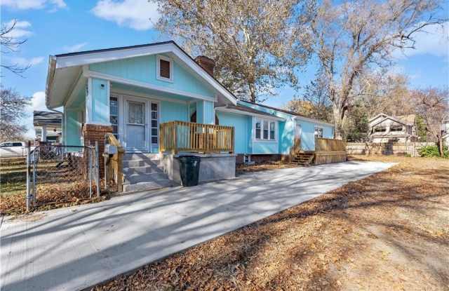 2224 E 68th Terrace Gallery 2