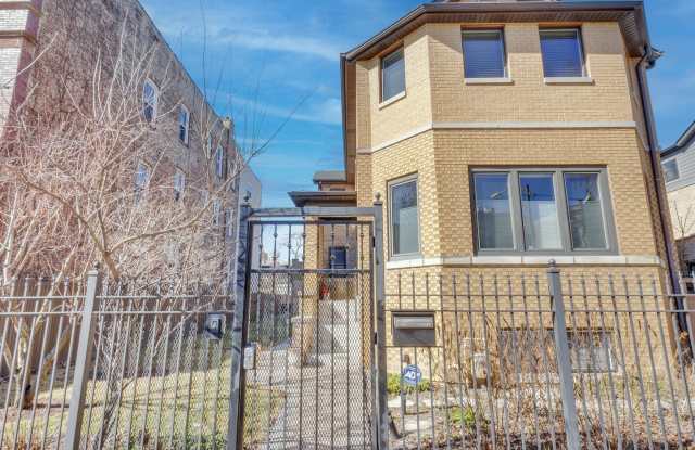 2112 N Sawyer Avenue unit: I photos photos