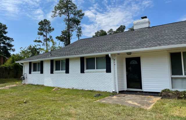 3 Bedroom / 2 Bath Home Near Campus! photos photos 3 Bedroom / 2 Bath Home Near Campus! photos photos