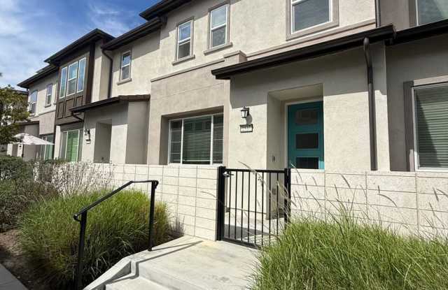 3 bedroom + loft, 2 1/2 bath townhome in amazing Simi Valley location photos photos