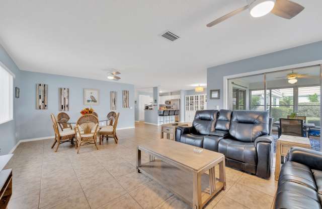 Annual furnished 2 bed/2 bath Villa in Sarasota close to Siesta Key! Gallery 4