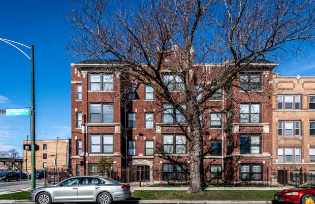 5854 S Michigan Ave Gallery 2