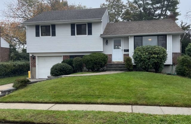 61 Colony Lane - 61 Colony Lane, Syosset, NY 11791