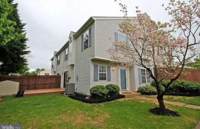 6106 HOSKINS HOLLOW CIRCLE - 6106 Hoskins Hollow Circle, Centreville, VA 20121