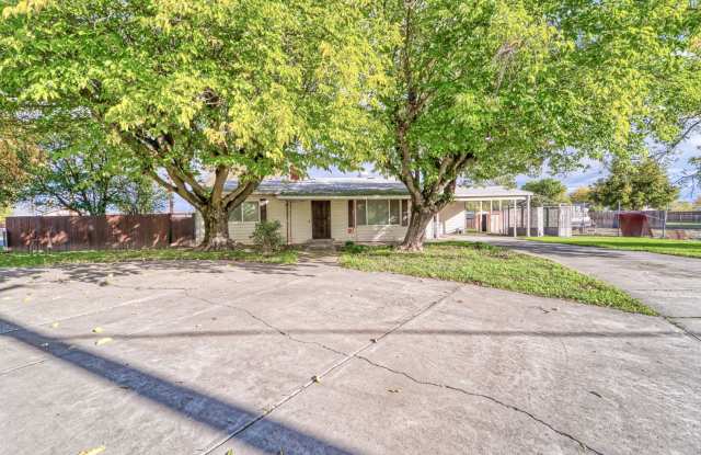 Beautiful 3-Bedroom Home with Extra Living Space and Modern Upgrades photos photos