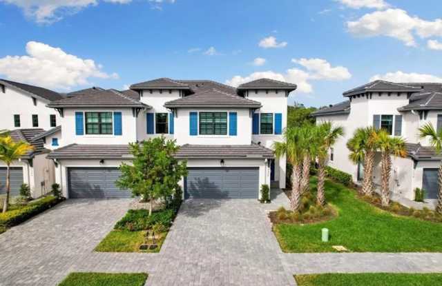 ***VANDERBILT RESERVE*** STUNNING TOWNHOME***ANNUAL UNFURNISHED RENTAL***NOW AVAILABLE*** photos photos