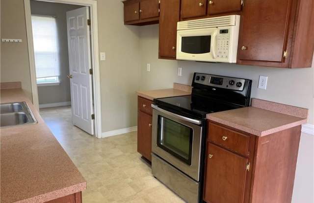 13635 Daniels Drive Gallery 3