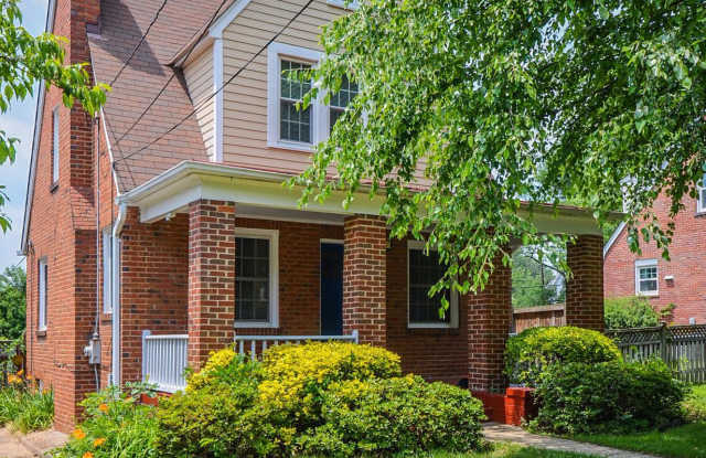 1528 WAKEFIELD - 1528 N Wakefield St, Arlington, VA 22207