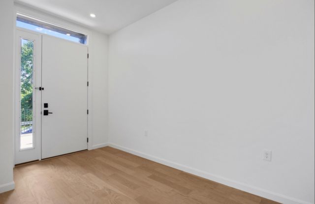 Brand New Contruction Townhome 3 bedrooms 3 Full bath - 136 Burrows Street, Pittsburgh, PA 15213