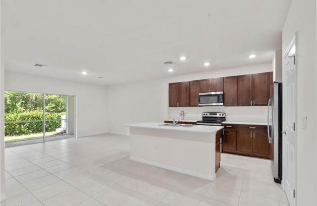 15535 Wildflower Cir Gallery 2