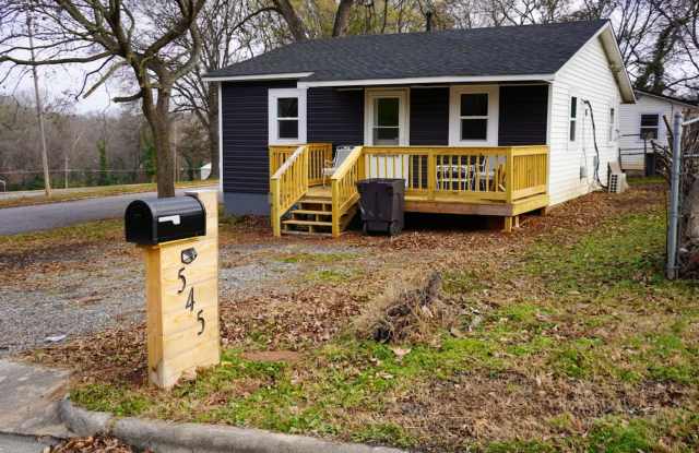 Charming 2BR House in Statesville - 545 South Green Street, Statesville, NC 28677