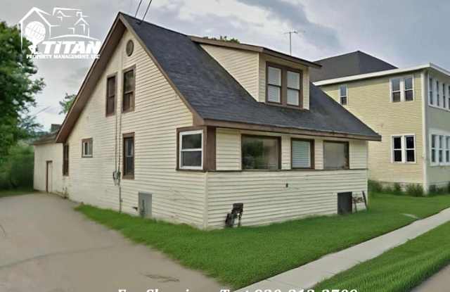 330 Hudson Ave - 330 Hudson Avenue, Oshkosh, WI 54901