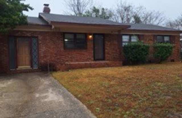 5704 Comstock photos photos