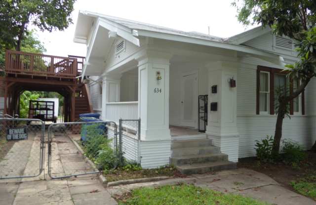 Studio loft in Alta Vista - 634 West Mistletoe Avenue, San Antonio, TX 78212