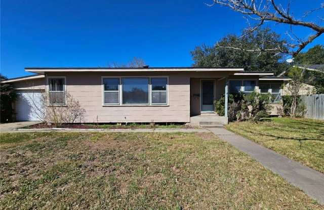 614 W Alice Avenue photos photos