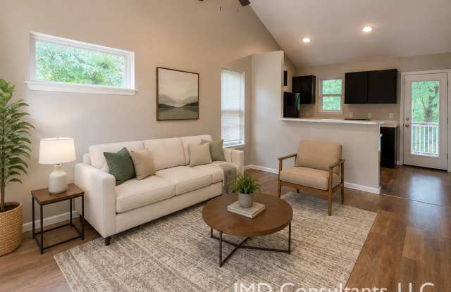 1331 Valley Creek Ln Gallery 2