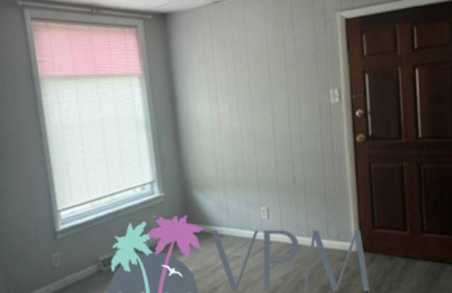 901 West Beardsley Avenue - A Gallery 2