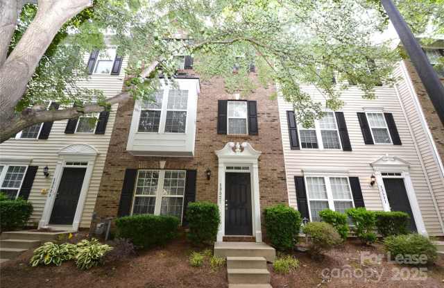 13527 Merry Chase Lane photos photos