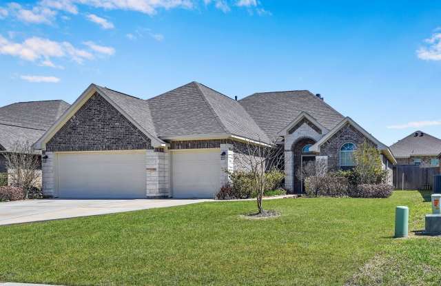 One story, and a 3-car garage! photos photos