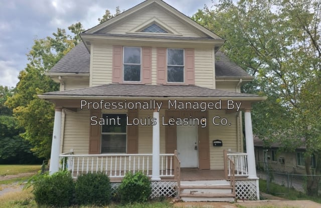 303 Saint Louis Ave - 303 Saint Louis Avenue, Ferguson, MO 63135