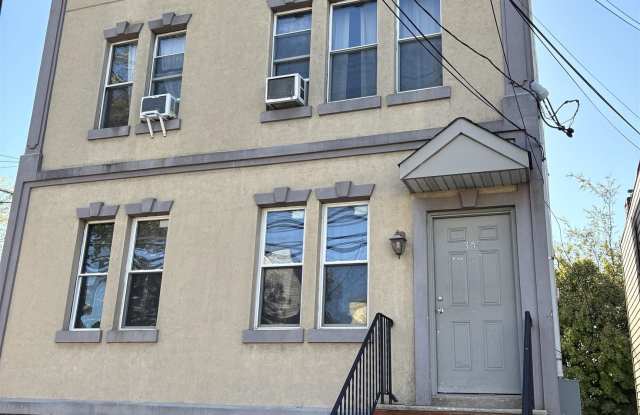 305 CATOR AVE Gallery 1