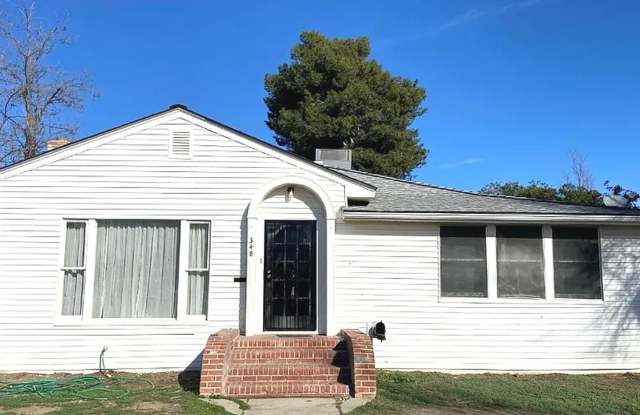 Spacious 3BD/2.5BA Home in Coalinga ! Gallery 1