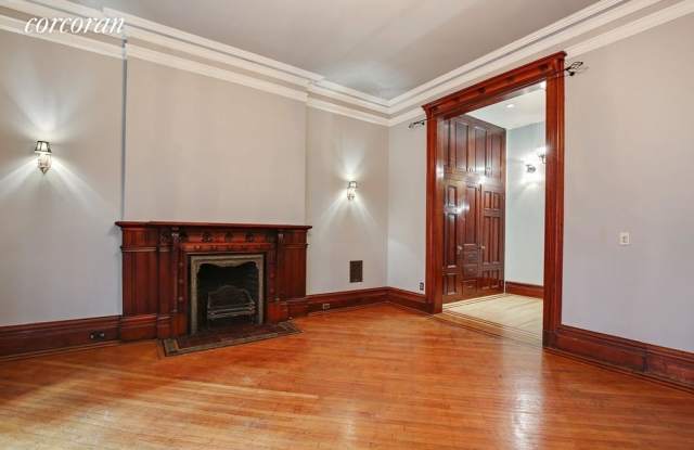 45 West 73rd Street Gallery 3