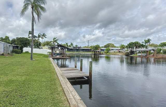 250 Richland Avenue - 250 Richland Avenue, Merritt Island, FL 32953